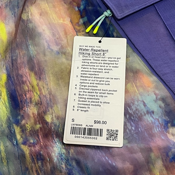 Lululemon water repellent hiking short 8” - Picture 7 of 7